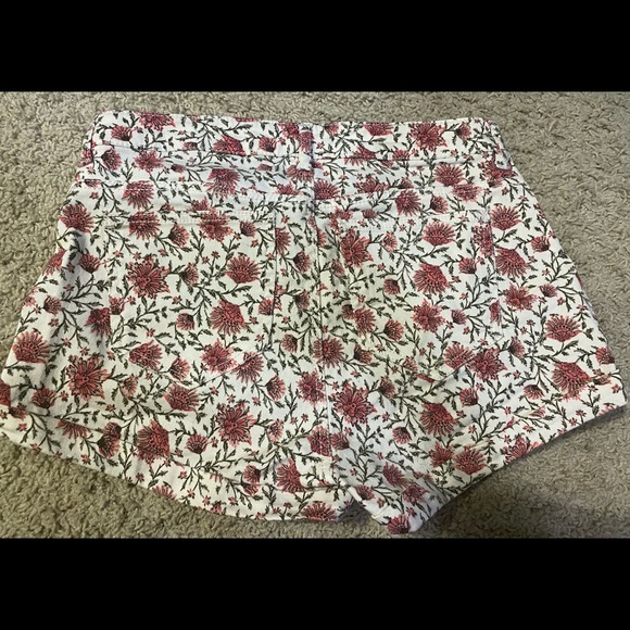 H&M white & pink Floral Shorts - Picture 4 of 4